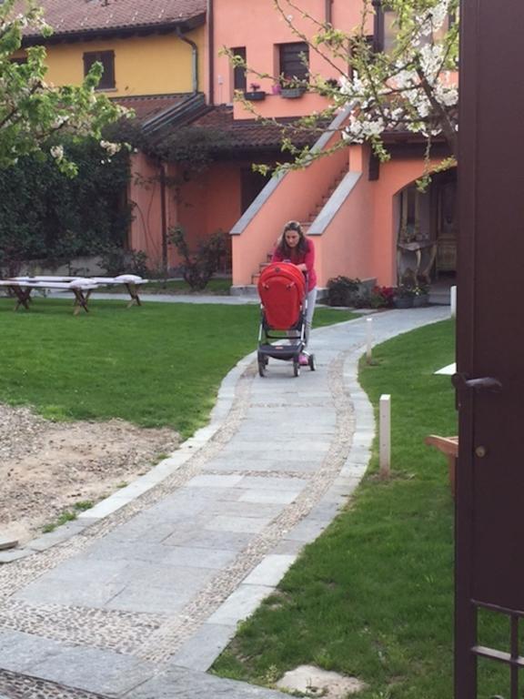 Casa Rosa Bed & Breakfast San Giuliano Milanese Exterior photo